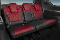 新型「日産パトロール」には3列目シートも用意されている。広さとしてはご覧のとおり、決して緊急用ではないたっぷりサイズ。