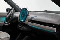 厚みがなく、センターディスプレイとステアリングホイール以外に目立つもののない「MINIクーパー」のインストゥルメントパネルまわり。これは極端な例だが、今日の自動車のインテリアデザインに、こうした“主張のなさ”を志向するトレンドがあるのは事実だ。