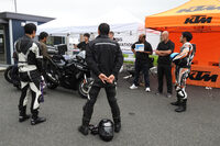 全体プレゼンテーションが終わると、いよいよ各技術の体験試乗へ。各セッションが始まると、まずはそこで体験する機能の、より突っ込んだ説明が行われる。