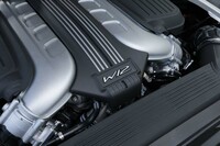 ベントレーでの生産終了により、2024年4月をもって幕引きとなるフォルクスワーゲン グループのW12エンジン。ベントレーで初採用されたのは2003年で、20年間にわたり改良を重ねるなかで、最高出力は37%アップし、最大トルクは54%増大した。