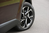 今回試乗した「G」には、225/50R18サイズの「ミシュラン・プライマシー3」が装着されていた。