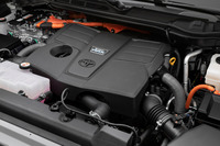 ボディーサイズはいかにもアメリカンな「タンドラ」だが、パワーユニットは3.4リッターV6ターボエンジンか、同エンジンをベースとしたハイブリッドしかない。米国仕様にもV8は存在しないのだ。
ほった「まぁ最近は、ほかのトラックでも6気筒の販売は多いんですけどね」