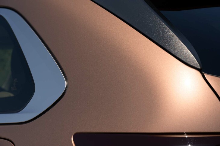 マツダCX-80 XDハイブリッド エクスクルーシブモダン(新色「メルティングカッパーメタリック」)