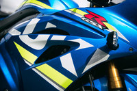 1980年代に“レーサーレプリカ”として登場して以来、30年にわたり受け継がれてきたスズキの「GSX-R」シリーズ。「GSX-R1000」はそのトップモデルに位置するリッターバイクで、2001年に初代がデビュー。現行型の「GSX-R1000R」は6代目のモデルにあたる。