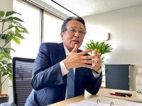 丸本社長「直6エンジンを積むFR車よりも、EVのほうがよっぽどお金がかかります」