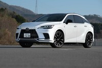 新型「レクサスRX」は第5世代。初代は1998年デビューで、国内では「トヨタ・ハリアー」(初代)として販売された。