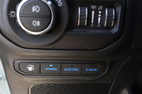 ジープ・ラングラー アンリミテッド ルビコン4xe(4WD/8AT)/アウディQ8スポーツバック55 e-tronクワトロSライン(4WD)/メルセデスAMG GLE63 S 4MATIC+クーペ(4WD/9AT)/キャデラック・エスカレード プラチナム(4WD/10AT)【試乗記】の画像