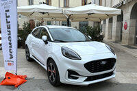 「フォード・プーマ」。2019年登場のクロスオーバーで、ルーマニアの工場で生産されている。イタリアでフォードを新車登録台数トップ8に押し上げた原動力だ。ポッジボンシで。