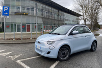 第691回:【Movie】いきなり登録ナンバーワン! 新型「フィアット500」に乗ってみた