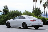 エアスプリングと連続可変ダンパーからなる「AMGライドコントロール＋サスペンション」を装備する。