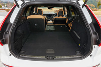 PHEV「T8」の荷室容量は468～1395リッター。T8以外のガソリン車ではさらに容量は増え、505～1432リッターとなる。 