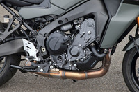 エンジンは従来モデルから排気量を拡大するとともに、ピストンやコンロッドなど多くのパーツを再設計。燃料噴射系の設計も変更しており、出力向上と軽量化、燃費改善が同時に図られている。