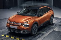 シトロエンの未来を占うニューモデル　新型「C4」のデザインを読み解く