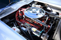 試乗車に搭載された5.4リッターV8 OHVエンジン。C2「コルベット」にはチューニングの異なる数種類の5.4リッターに加え、6.5リッターや7リッターのエンジンも用意されていた。