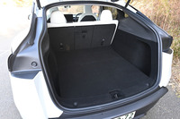 テスラ・モデルYプレミアム ロングレンジAWD（4WD）の画像