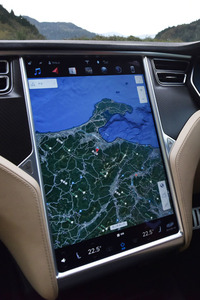 Googleマップを使ったカーナビ。見やすさも使いやすさも、当初に比べればかなり向上した。