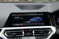 ドライブモードにはアルピナ独自の「コンフォートプラス」が設定されている。