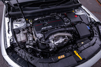 「AMG GLB35 4MATIC」は最高出力306PS、最大トルク400N・mの2リッター直4ターボエンジンを搭載。8段デュアルクラッチ式AT「AMGスピードシフトDCT」を組み合わせる。