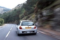 「0-400m＝14.5秒」「0-100km/h＝6.4秒」「最高速度235km/h」
    
    