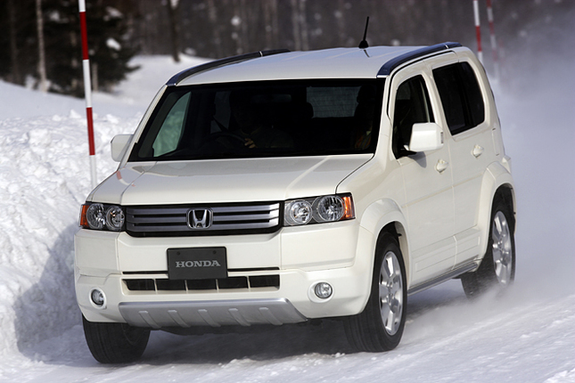 【スペック】全長×全幅×全高＝4285×1755×1670mm／ホイールベース＝2700mm／車重＝1520kg／駆動方式＝4WD／2リッター直4SOHC16バルブ（150ps/6200rpm、19.4kgm/4200rpm）／価格＝291万9000円(20Xi)
