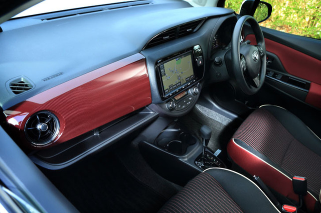 トヨタ・ヴィッツ ハイブリッドU／ヴィッツ ハイブリッド ジュエラ