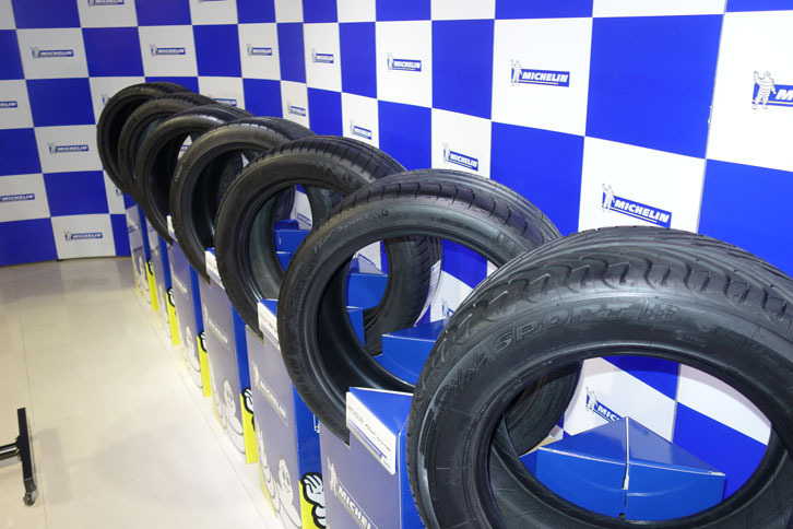 歴代の「ミシュラン・パイロットスポーツ」シリーズ。初代パイロットスポーツが発売されたのは1997年で、2017年は20周年の節目の年にあたる。