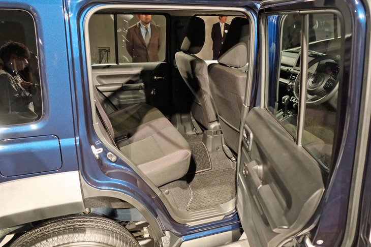 スズキ・ジムニー ノマド（リアシート）