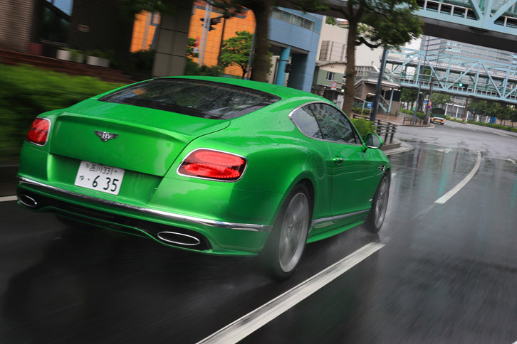 2014年モデルより最高出力が635psに高められた「コンチネンタルGTスピード」。本国ではすでに、642psを発生する2017年モデルの情報が公開されている。