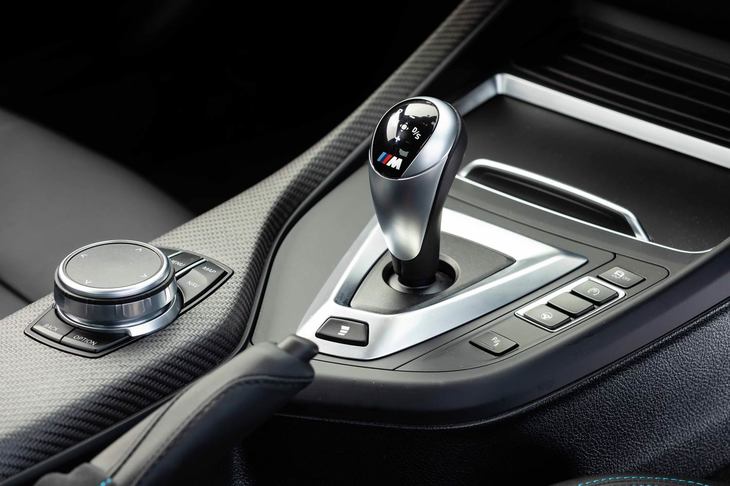 トランスミッションには6段MTと7段DCTを用意。後者の搭載車には、発進加速をアシストするローンチコントロール機能が装備される。