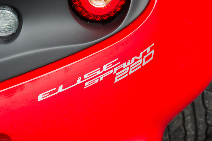 「スプリント」は1.6リッター自然吸気モデルと過給機付き1.8リッターモデルの両方に設定される。