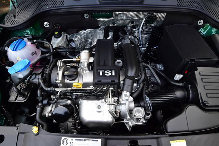 「ザ・ビートル デザイン」に搭載される1.2リッター直4 SOHC 8バルブ ターボエンジン。最高出力105ps、最大トルク17.8kgmを発生する。