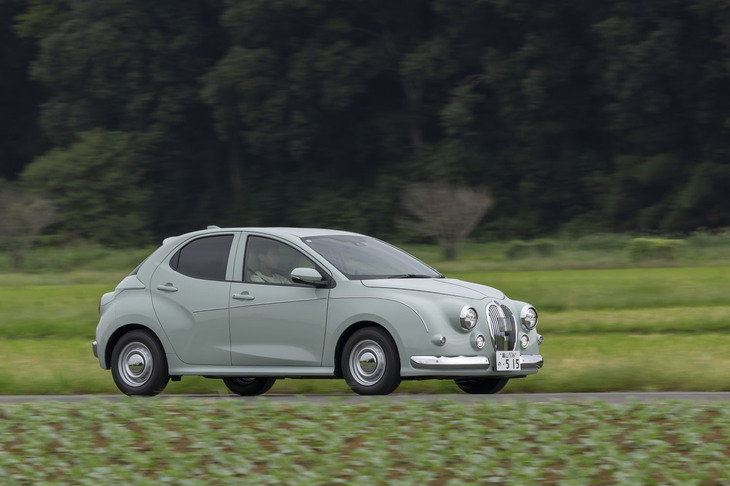 試乗車は1.5リッターエンジンを搭載した「15LX」グレードのFFモデル。ほかに1リッターモデルや1.5リッターのハイブリッドモデルなども選べる。