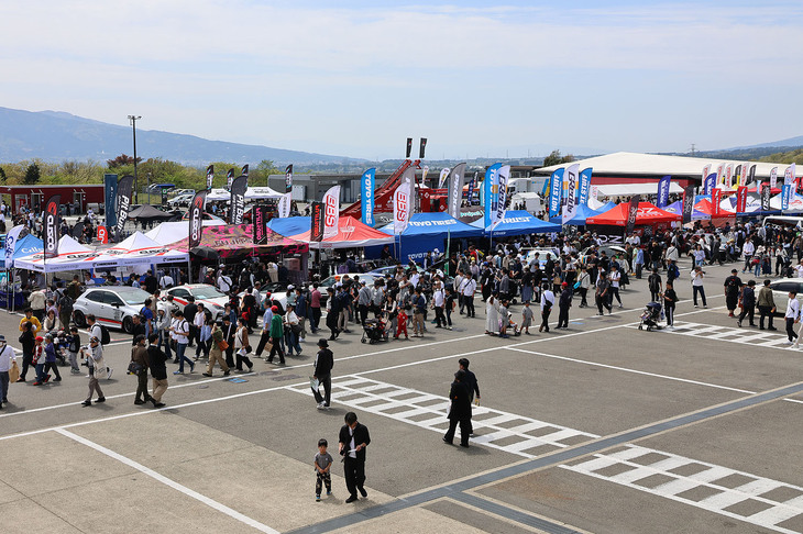 最新モデルに触れられるだけでなく、それらの生の情報を、メーカーの関係者を通じて得ることもできるモーターファンフェスタ。次の開催についても期待が高まる。