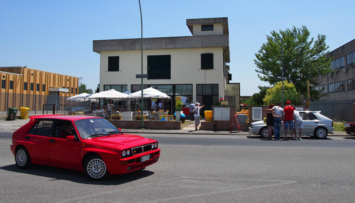 「ランチア・デルタHFインテグラーレ」は、今も週末ミーティングの人気者である。