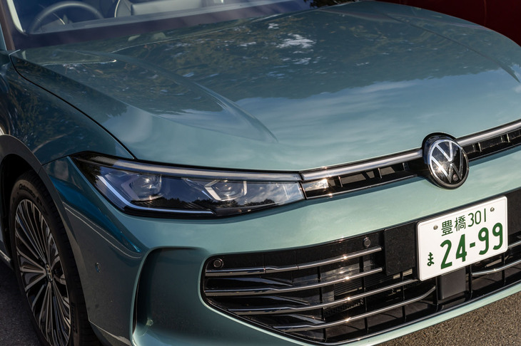 【フォルクスワーゲン・パサートeTSIエレガンスのスペック】
	ボディーサイズ：全長×全幅×全高＝4915×1850×1500mm／ホイールベース：2840mm／車重：1580kg／駆動方式：FF／エンジン：1.5リッター直4 DOHC 16バルブ ターボ／モーター：ベルト駆動式スタータージェネレーター／トランスミッション：7段AT／エンジン最高出力：150PS（110kW）/5000-6000rpm／エンジン最大トルク：250N・m（25.5kgf・m）/1500-3500rpm／モーター最高出力：17PS（13.0kW）/4000rpm／モーター最大トルク：56N・m（5.7kgf・m）/200rpm／タイヤ：（前）235/45R18 94W／（後）235/45R18 94W（ピレリ・チントゥラートP7）／燃費：17.4km/リッター（WLTCモード）／価格：553万円
	
	【取材時の電費データ】
	テスト距離：226.0km（市街地1：高速道路7：山岳路2）／使用燃料：15.6リッター（ハイオクガソリン）／参考燃費：14.5km/リッター（満タン法）／14.6km/リッター（車載燃費計計測値）