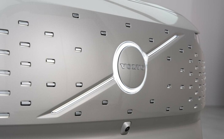 ボルボEM90（フロントエンブレム）