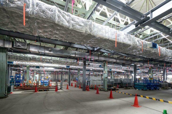 低露点環境の作業エリア。電極材や電極は、このエリア内に設けられる極低露点環境の作業スペースで生産される。