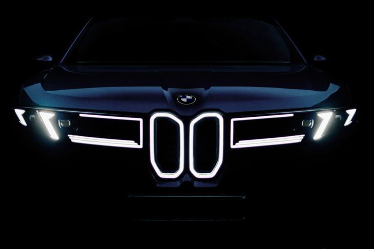 清水「新型『iX3』も、グリルが光るみたいだよ」　
	ほった「まぁ予想はしていましたが」