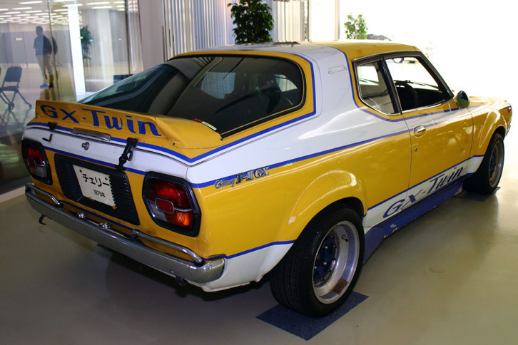 「チェリーF-II（KF10型）TSレース仕様」のリアビュー。国内でのレース参戦記録はないが、海外ではニュージーランドのレースで優勝している。