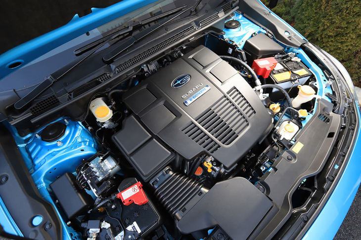 最高出力145ps、最大トルク188Nmのエンジンに、最高出力13.6ps、最大トルク65Nmのモーターが組み合わされる「e-BOXER」。