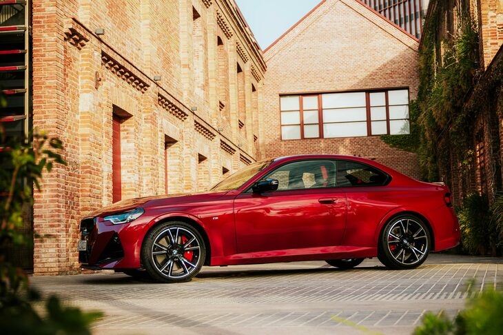 昔ながらのBMWの特徴を色濃く受け継ぐ、現行型「2シリーズ クーペ」。手ごろなサイズのFRクーペという意味でも、今や貴重な存在だ。