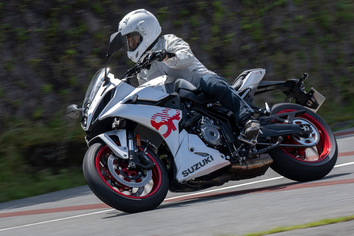 スズキGSX-8R（6MT）【レビュー】