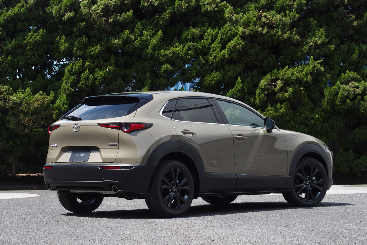 マツダCX-30」の一部改良モデルが登場 特別仕様車「レトロスポーツ
