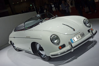 本国ドイツのポルシェミュージアムから運ばれてきた「356スピードスター」。