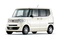 2011年に登場した初代「N-BOX」。鈴鹿を軽自動車事業の一括拠点とする「SKIプロジェクト」は、このクルマから段階的に進められていった。