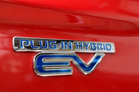 三菱アウトランダーPHEV Sエディション（4WD）の画像