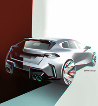 先代の導入当初（2019年11月）に334万円～630万円だった「1シリーズ」のお値段は、今や478万円～698万円に。この価格高騰は、日本のみならず、ドイツ本国や他の海外マーケットでもみられるものだ。今回の大幅なイメージ変更は、価格の上昇による顧客層の変化も考慮したものなのかもしれない。