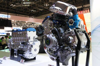 カワサキが開発を進めている水素エンジン。