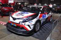 「トヨタC-HR Racing」。2016年のニュルブルクリンク24時間耐久レースに参戦し、総合83位で完走した。