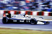 1991年の日本GPにて、「ティレル020」をドライブする中嶋 悟。中嶋は同年をもってF1を引退した。